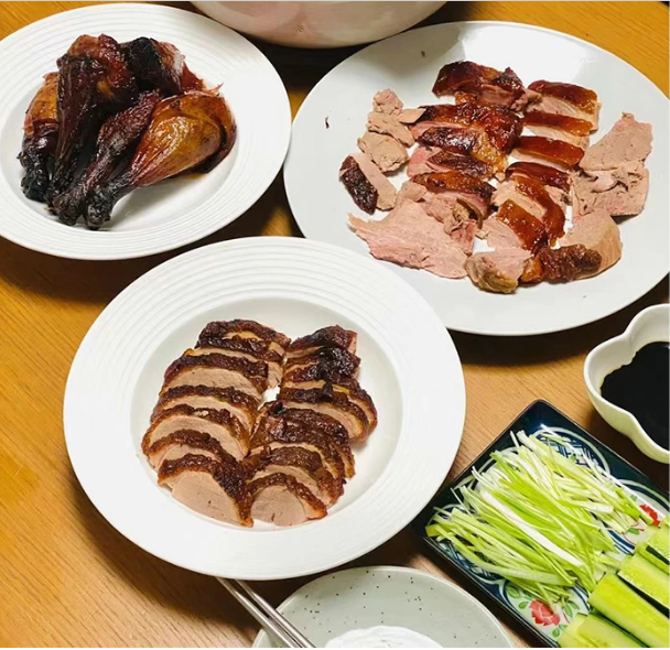 冷凍 北京烤鴨整只 組合套餐(1只烤鴨+1份烤鴨醤+20張鴨餅) 冷蔵发货口感最佳 日本国内加工