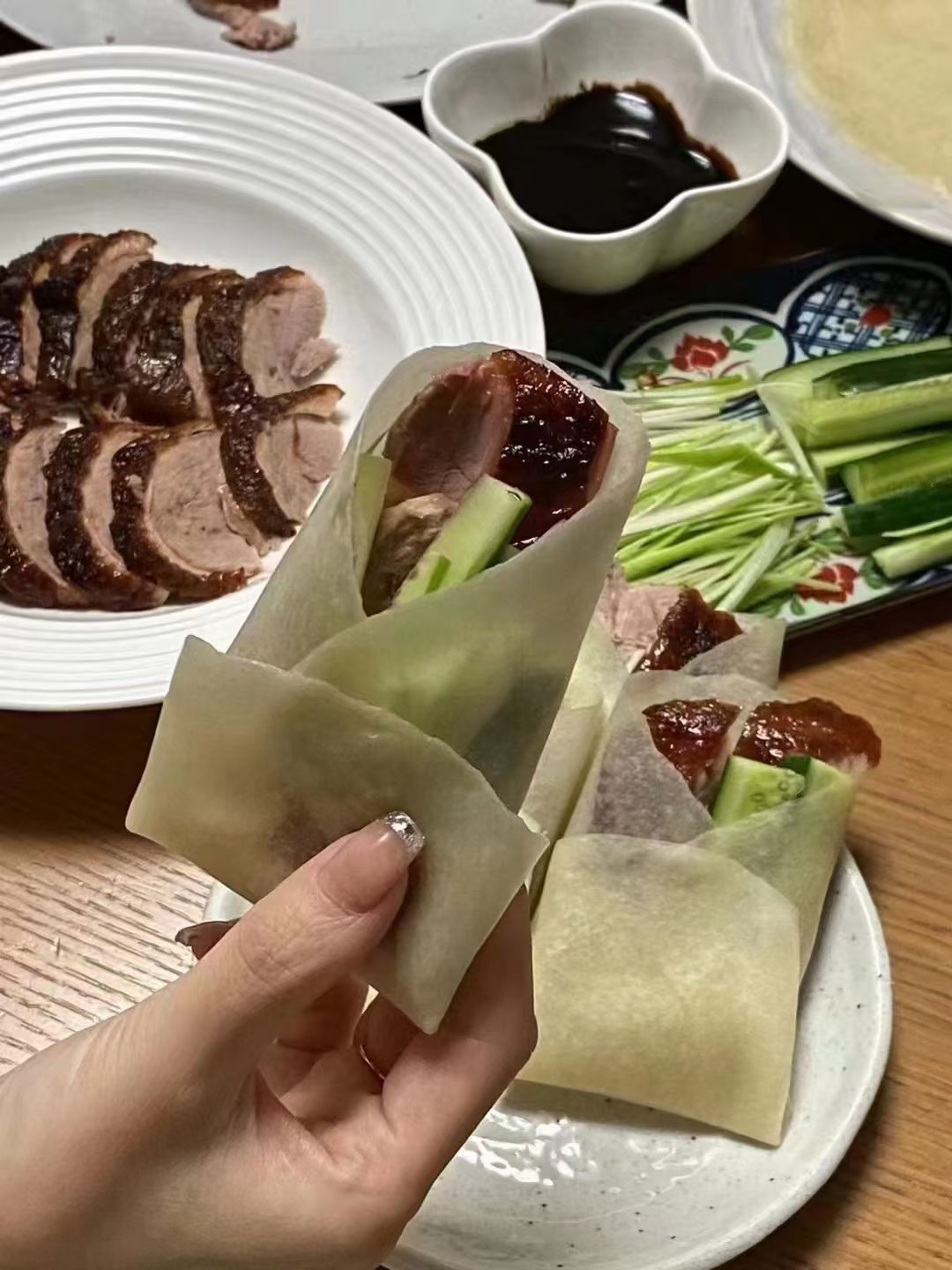 予約 每周五现烤北京烤鴨組合套餐(1只烤鴨+1份烤鴨醤+20張鴨餅)+ 広式焼鴨 冷蔵发货口感最佳 送料無料(北海道、沖縄を除く)日本国内加工现做非真空