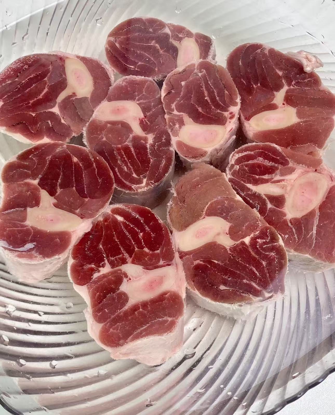 特价中 羊腿肉 800g 特价1642日元（切块小羊腿肉）羊前腿カット 澳大利亜産 冷凍品