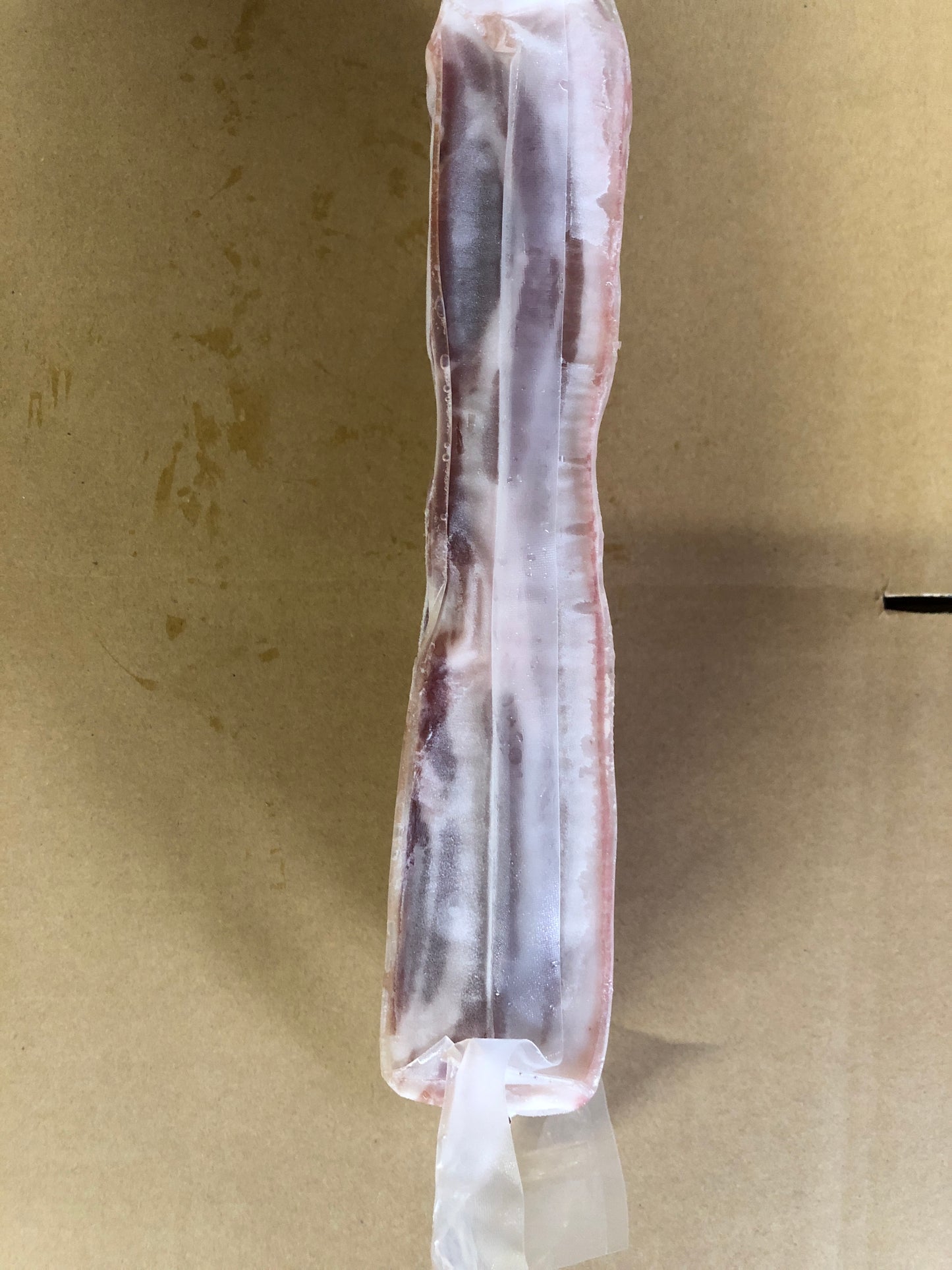 帯皮豚肉 1KG 每块大小不一样 金额不一样 按照实际重量  西班牙産 冷凍品 欧美