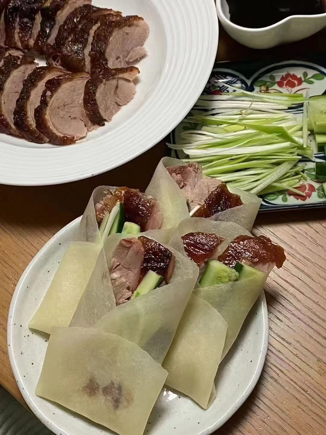 予約 每周五现烤北京烤鴨組合套餐（1只烤鴨+1份烤鴨醤+20張鴨餅）+ 広式焼鴨 冷蔵发货口感最佳 送料無料（北海道、沖縄を除く）日本国内加工现做非真空