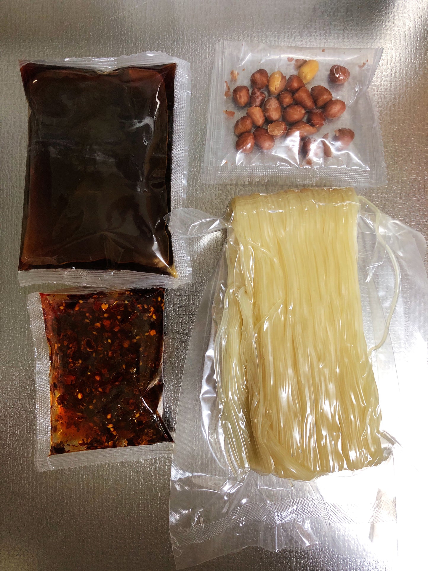 亮哥蜂蜜大冷面 咸口 日本国内加工 [冷蔵・冷凍食品]